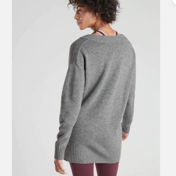 Athleta sz M Wool Cashmere V-Neck Tunic Sweater Grey Heather Long Cozy Luxury - Picture 2 of 8